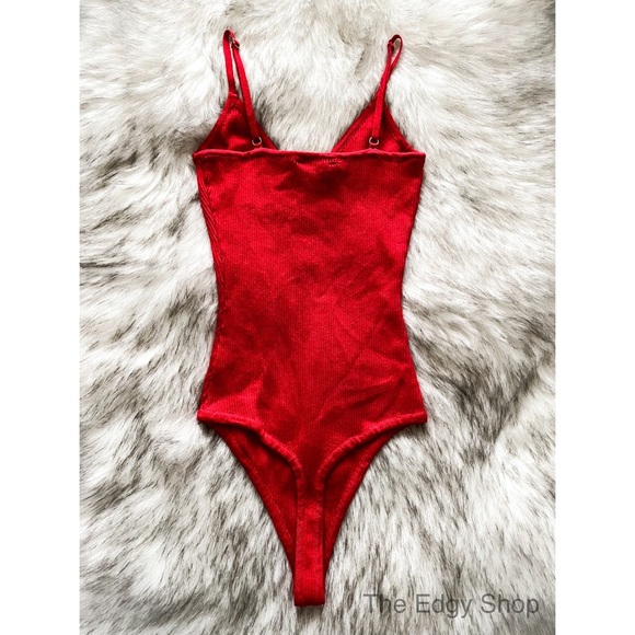 ekAttire | Kendra in Red - Picture 10 of 11